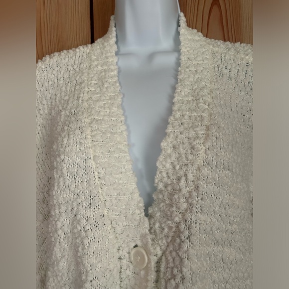 Cato Women’s white cardigan button up size L v-neck pockets sweater puff Sleeves - Picture 6 of 16